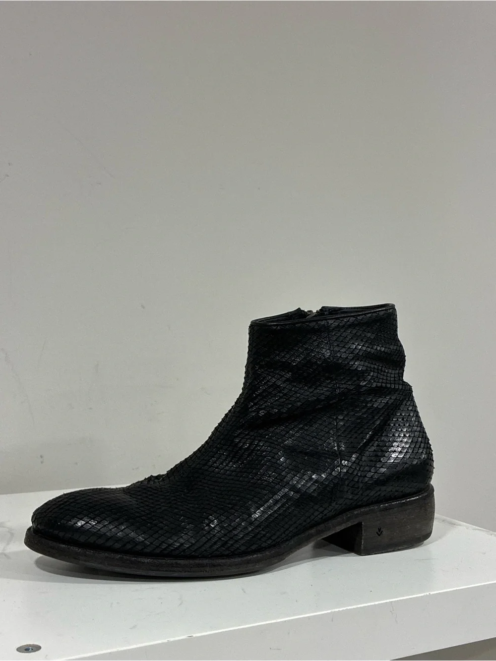 John Varvatos collection Keith Center Seam Zip Boot snake embossed Size 9 EU 42